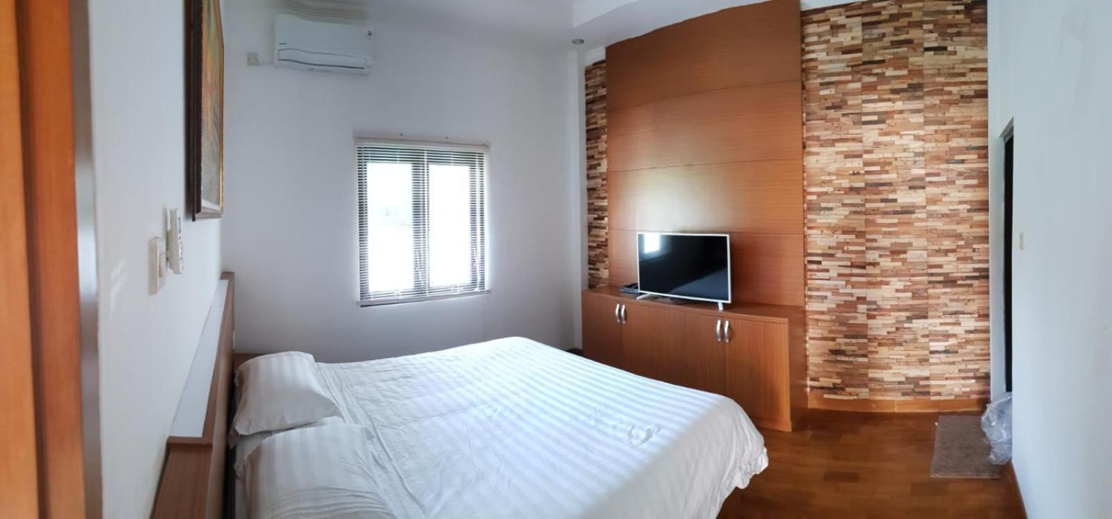 Pool Villa Saung Suluh Пурвокерто Экстерьер фото